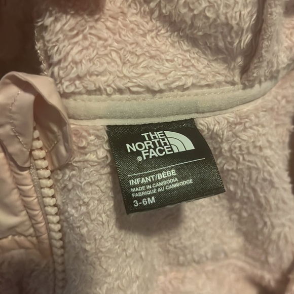 The North Face pink jacket 3-6 months - Picture 2 of 6